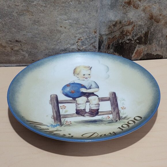 Schmid Hummel Mothers Day 1990 Mothers Little Athlete Decorative Wall Hanging Pl - Picture 3 of 11